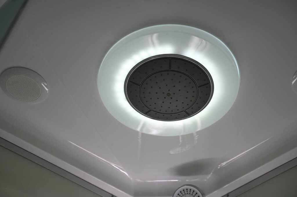 Душевая кабина AvaCan C5090 LED 90x90